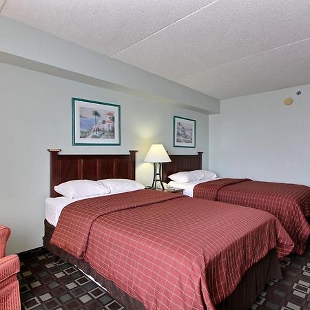 Plaza Inn & Suites Хагерстаун Экстерьер фото