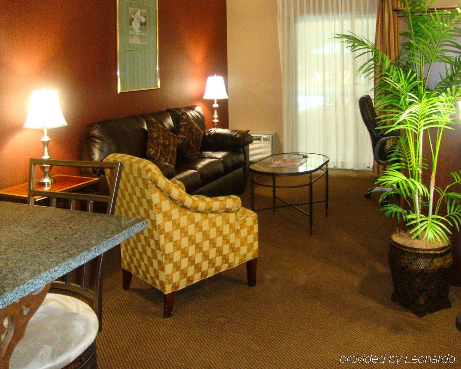 Plaza Inn & Suites Хагерстаун Экстерьер фото