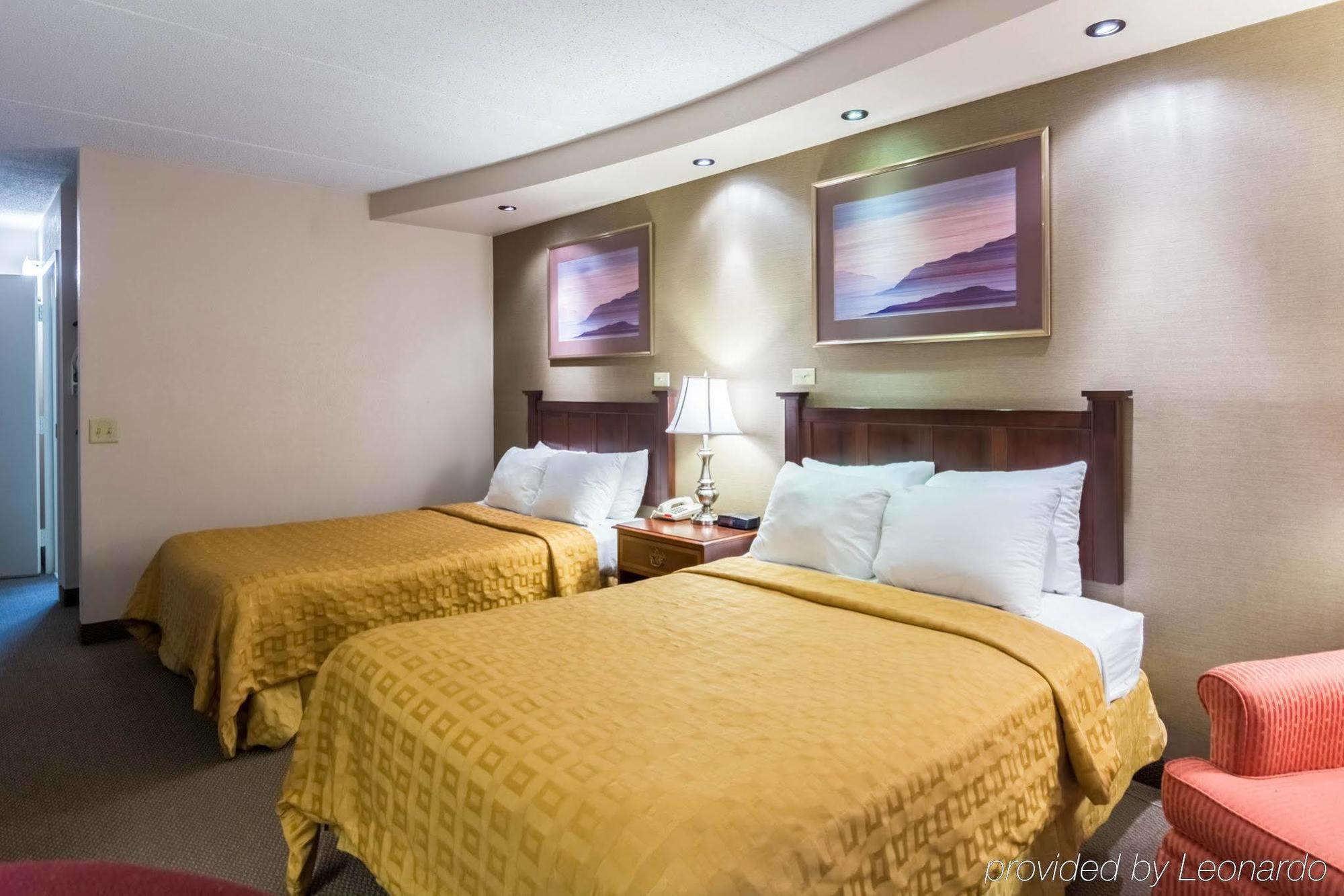 Plaza Inn & Suites Хагерстаун Экстерьер фото
