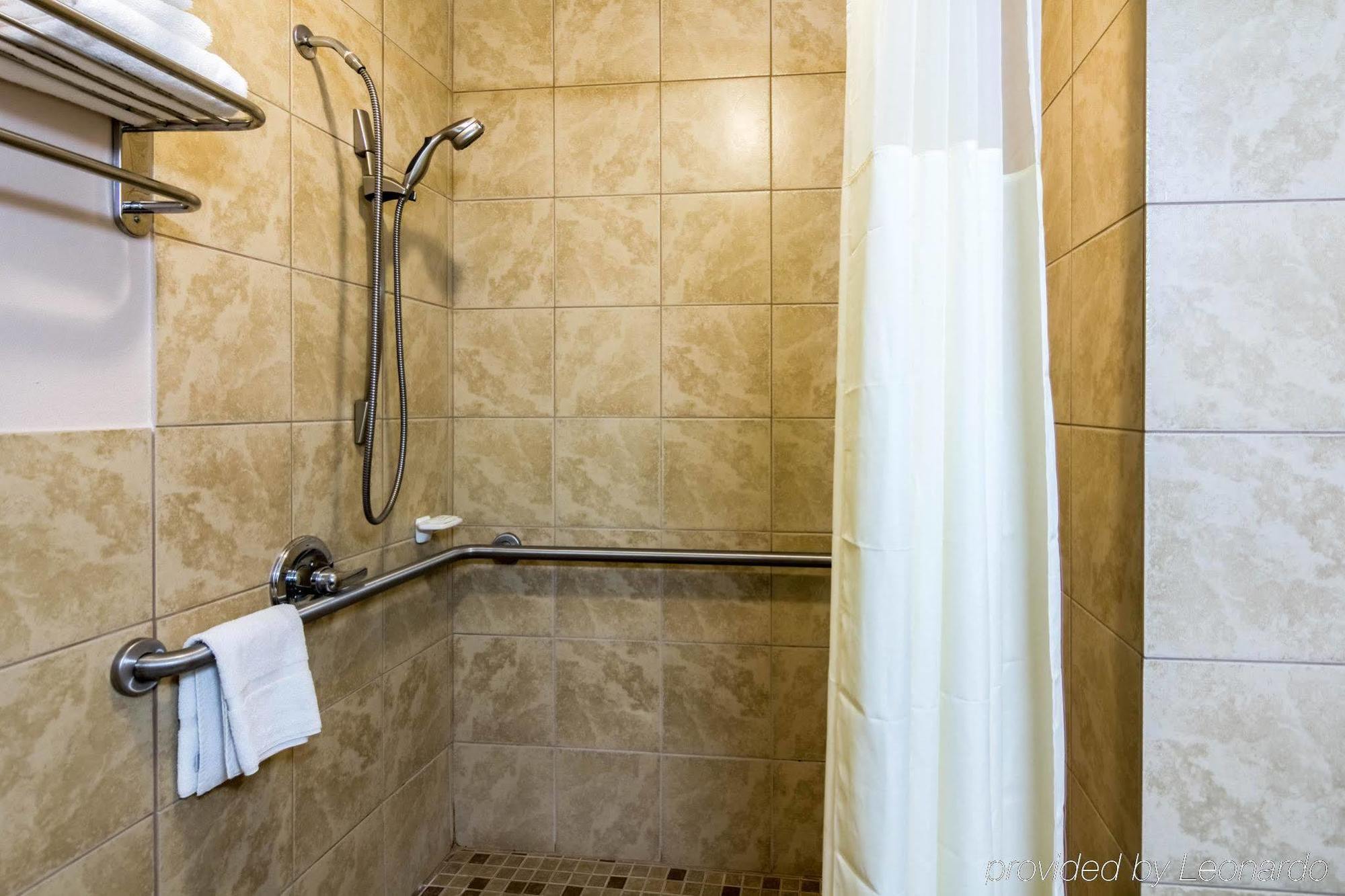 Plaza Inn & Suites Хагерстаун Экстерьер фото