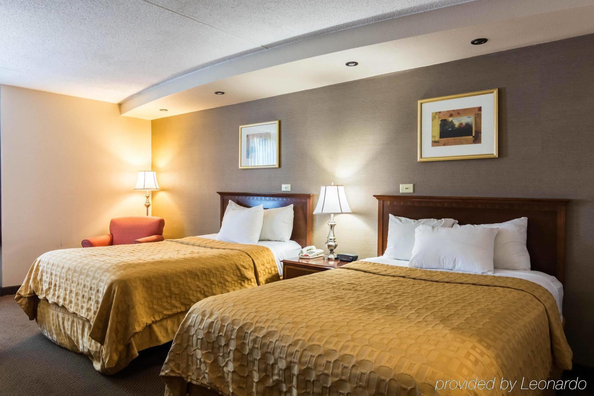 Plaza Inn & Suites Хагерстаун Экстерьер фото