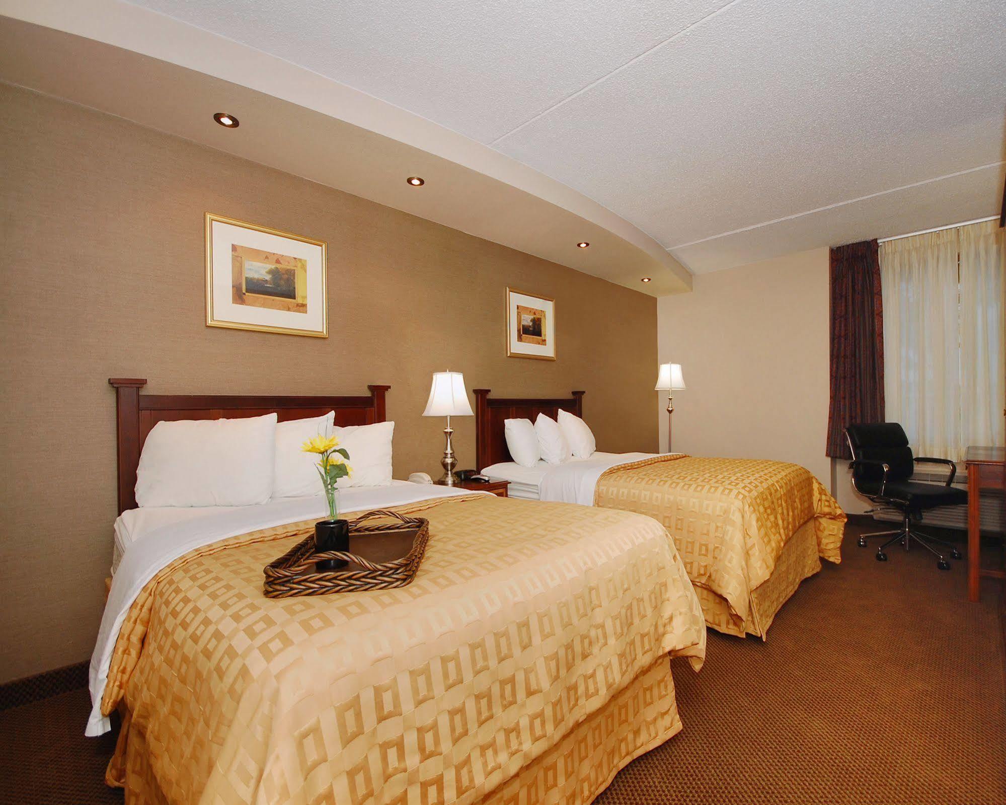 Plaza Inn & Suites Хагерстаун Номер фото